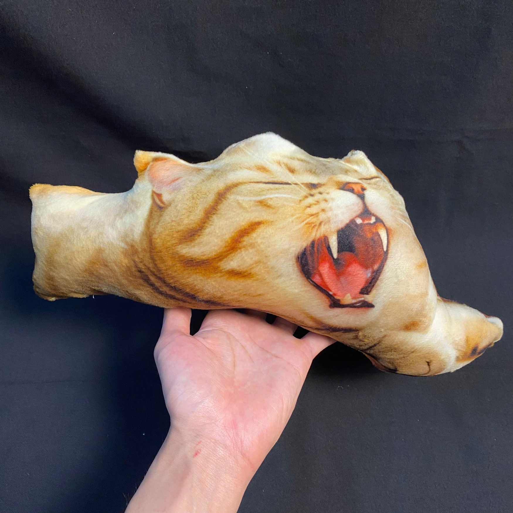 Gối hình mèo thiết kế độc lạ